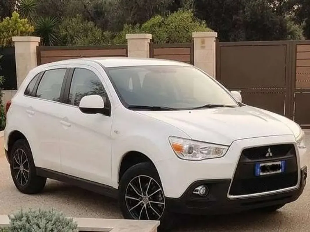 Usata Mitsubishi ASX Invite 150 CV (110 kW) 2013 Bianco SUV
