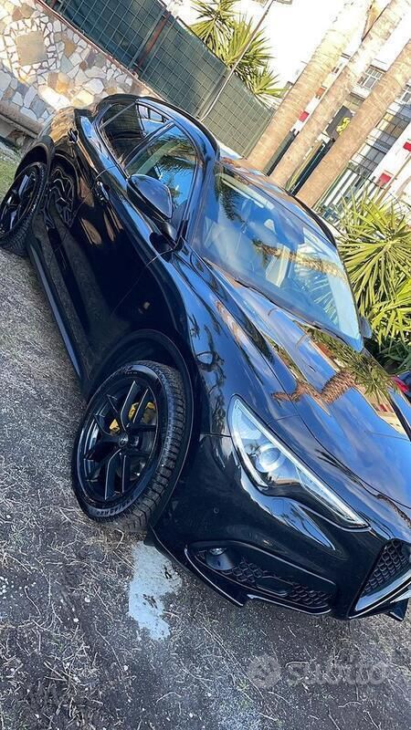 Nero Usata 2019 Alfa Romeo Stelvio SUV | 29.000 € (Molto cara) - Immagine 1/4
