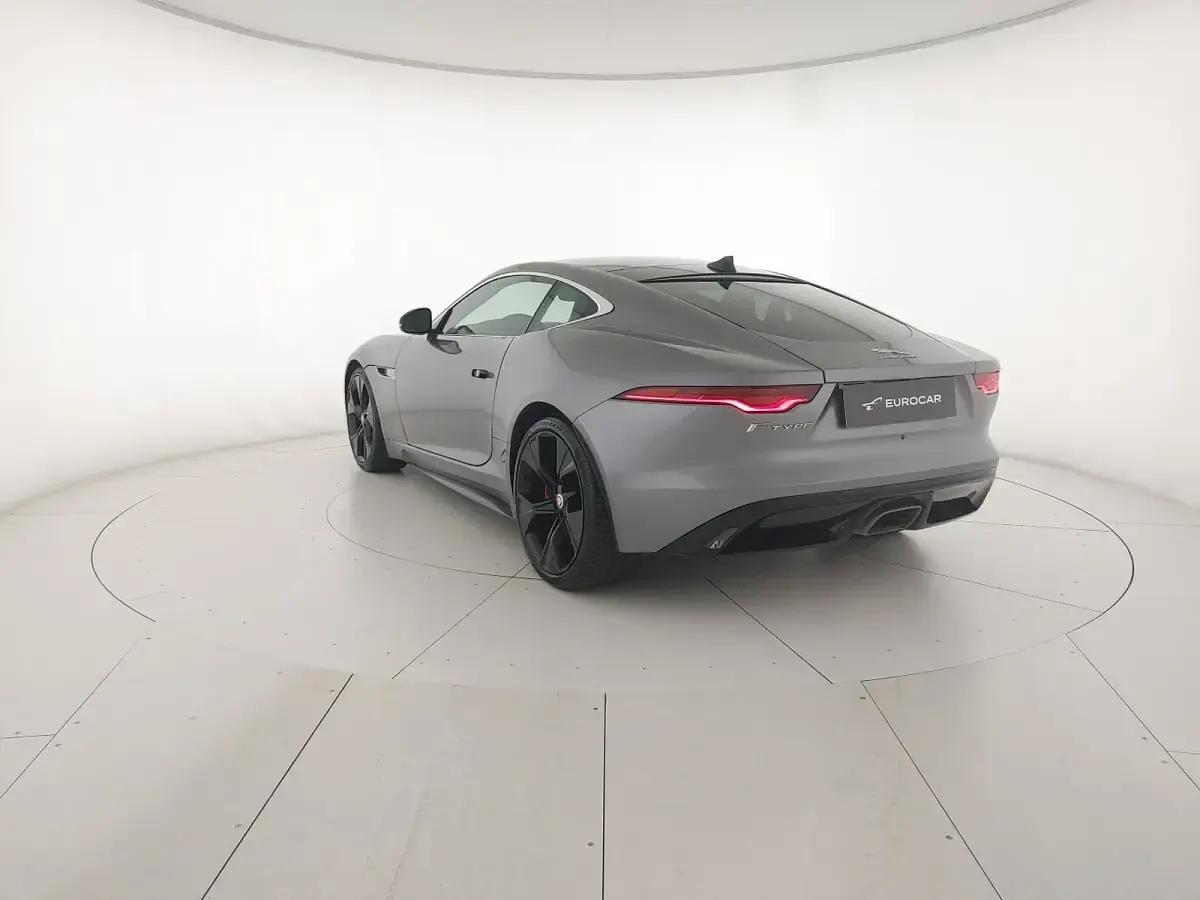Usata Jaguar F-Type R-Dynamic 300 CV (220 kW) 2021 Grigio Coupé