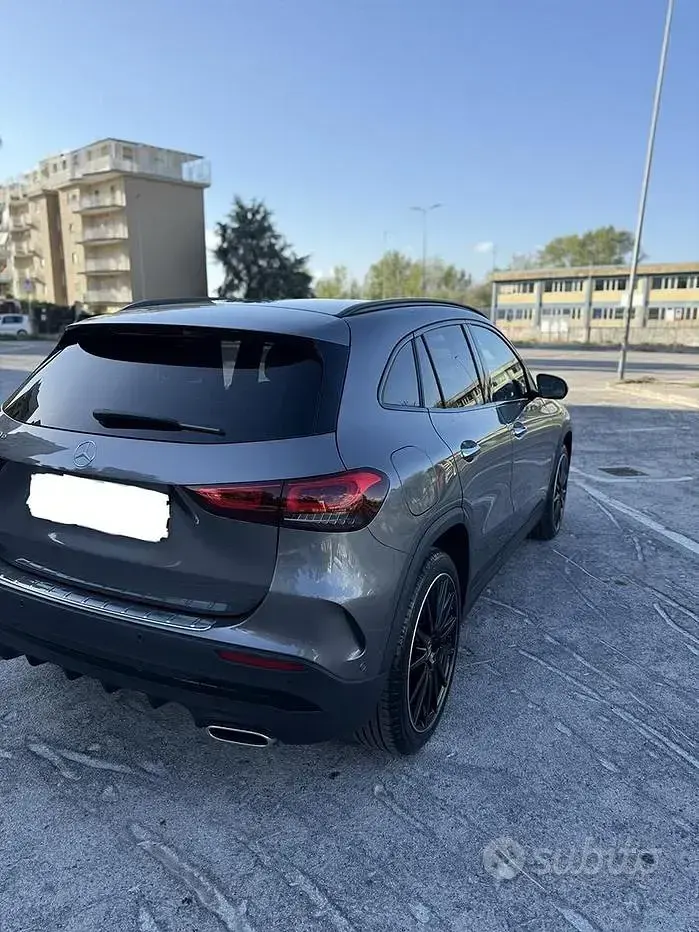 Usata Mercedes GLA250 Premium 218 CV (160 kW) 2022 Grigio SUV