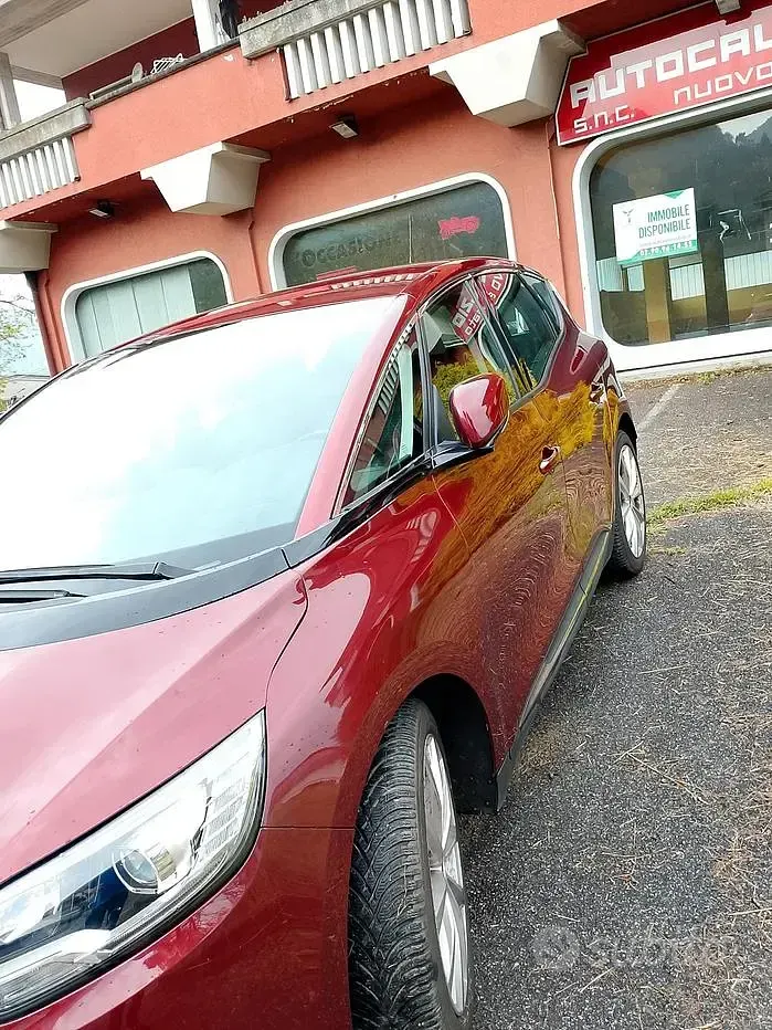 Usata Renault Scénic III 110 CV (80 kW) 2017 Rosso Monovolume