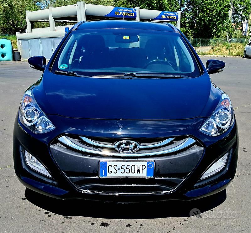 Usata Hyundai i30 90 CV (66 kW) 2015 Nero Station wagon