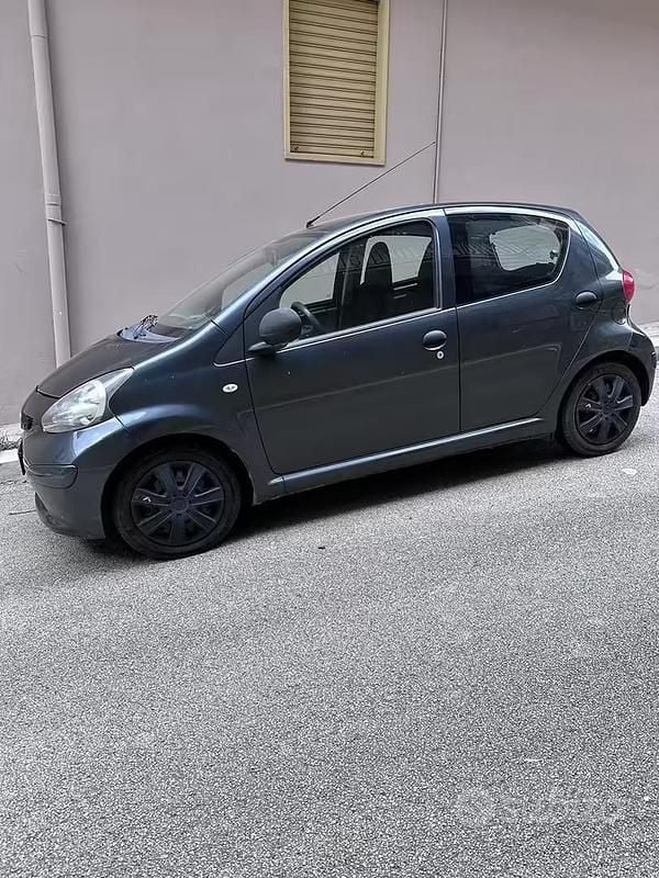 Usata Toyota Aygo 67 CV (49 kW) 2007 Utilitaria