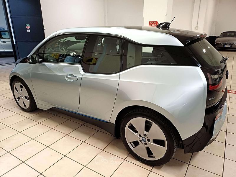 Usata BMW i3 75 kW (102 CV) 2017 Blu/azzurro Utilitaria