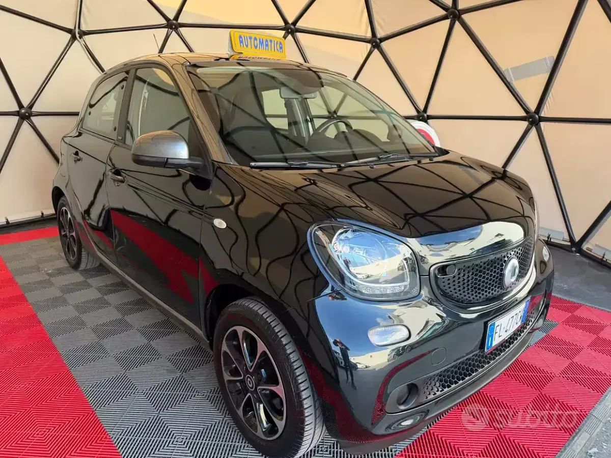 Usata Smart ForFour Passion 71 CV (52 kW) 2017 Nero Utilitaria