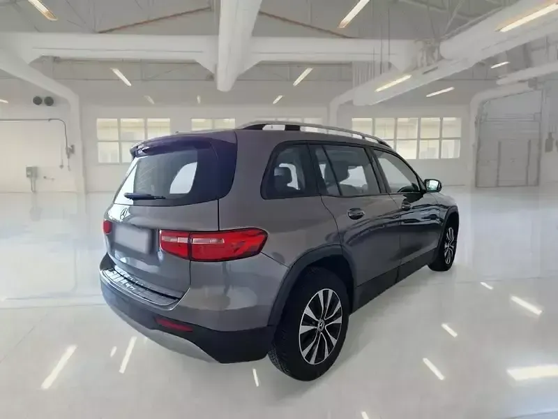 Usata Mercedes GLB200 Business 150 CV (110 kW) 2022 Grigio SUV