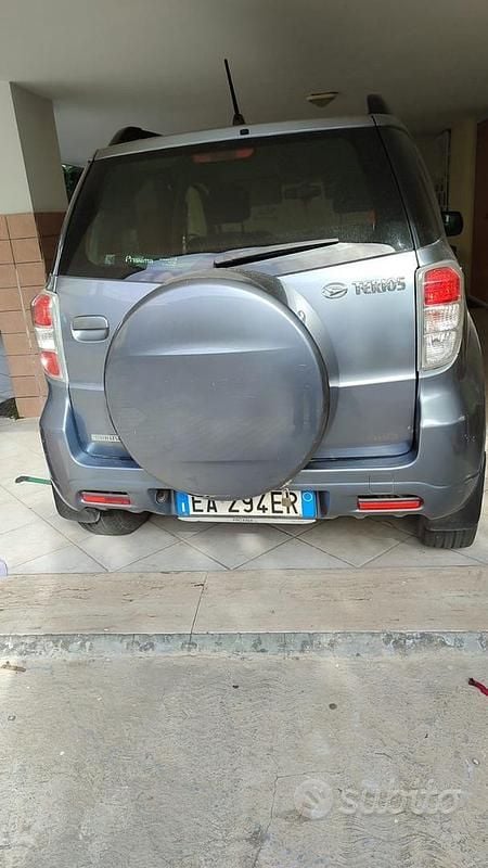 Usata Daihatsu Terios 105 CV (77 kW) 2010 SUV