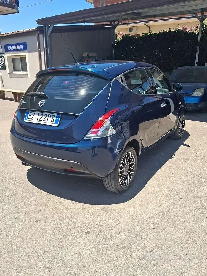 Usata Lancia Ypsilon 95 CV (69 kW) 2015 Utilitaria