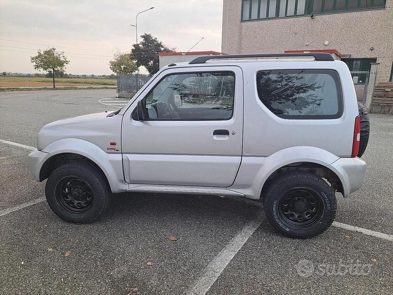 Usata Suzuki Jimny 80 CV (58 kW) 2000 Grigio SUV
