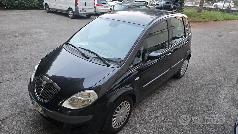 Usata Lancia Musa 95 CV (69 kW) 2006 Nero Monovolume