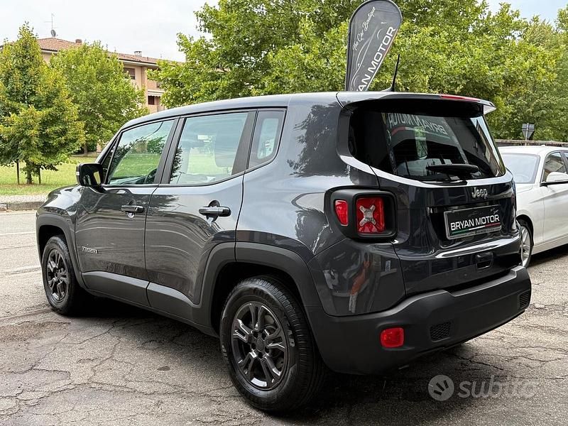 Usata Jeep Renegade Longitude 131 CV (96 kW) 2023 Grigio SUV