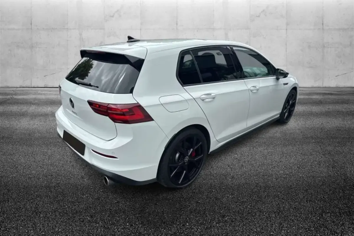 Usata VW Golf VIII GTI 245 CV (180 kW) 2024 Bianco Berlina