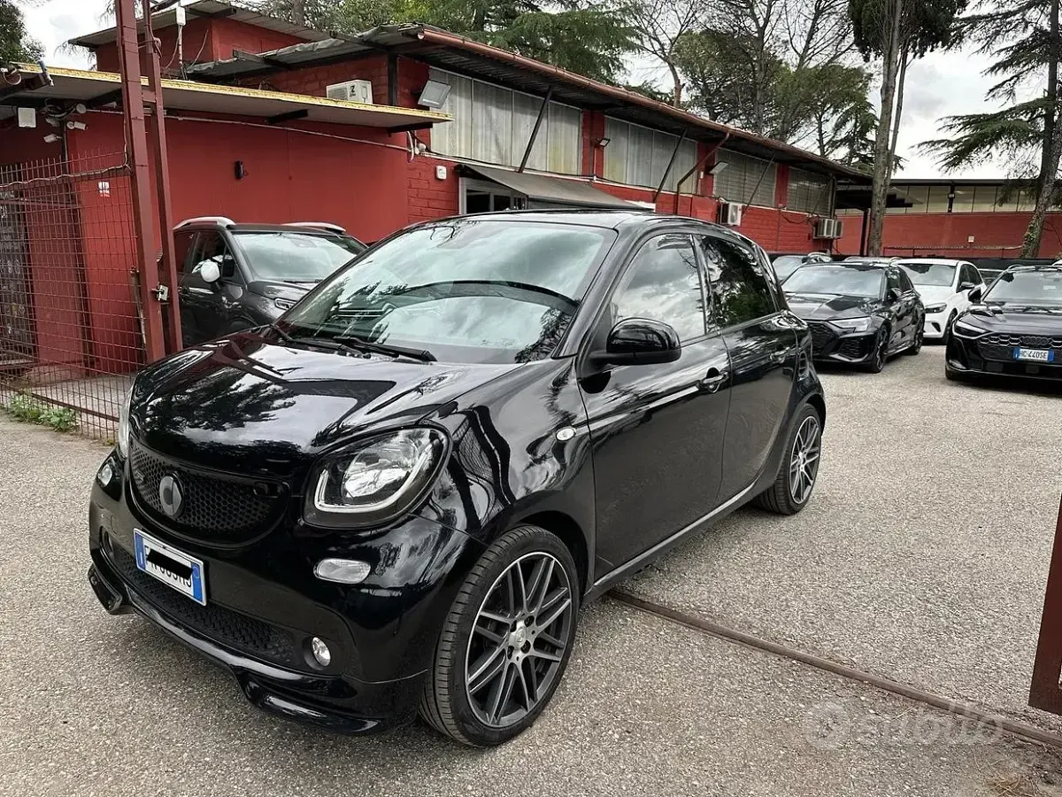 Begagnad Smart ForFour Brabus 109 HK (80 kW) 2018 Svart Halvkombi