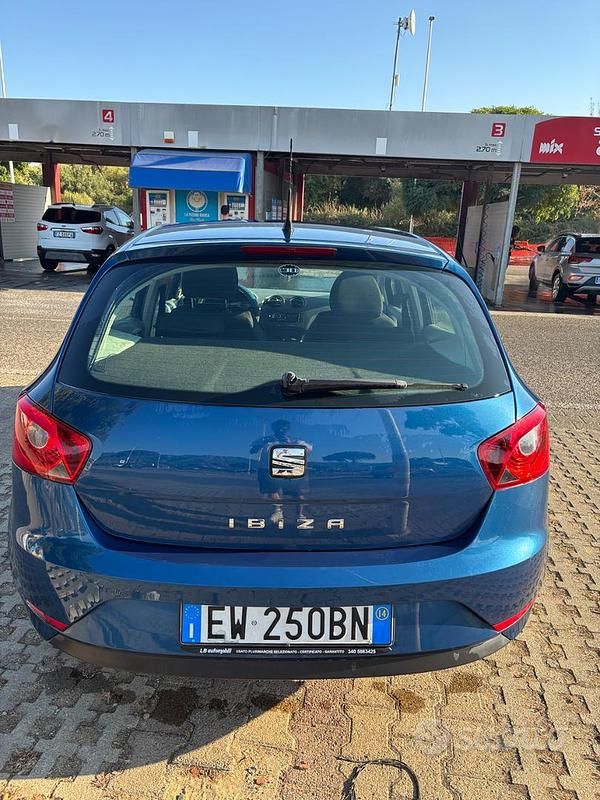 Usata Seat Ibiza 70 CV (51 kW) 2014 Blu Berlina