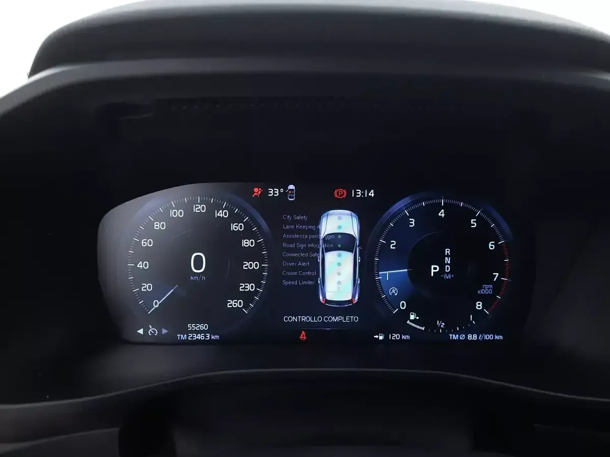 Usata Volvo XC40 Core 129 CV (94 kW) 2023 Grigiogrigio SUV