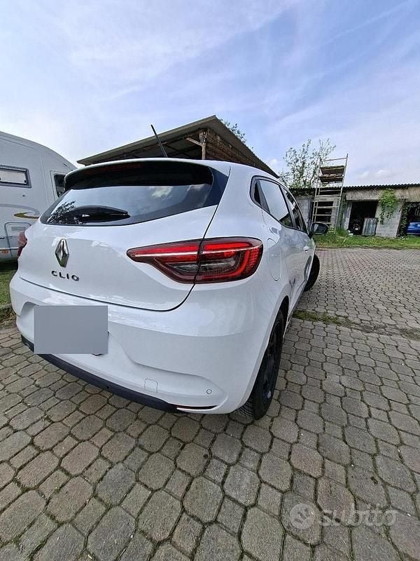 Usata Renault Clio V 65 CV (47 kW) 2023 Bianco Berlina