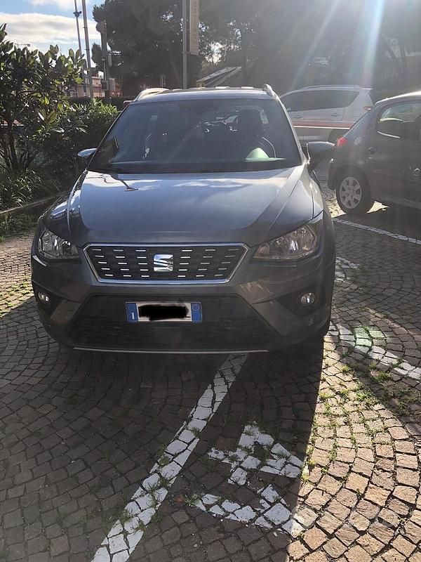 Grigio Usata 2018 Seat Arona SUV | 13.000 € (Buon prezzo) - Immagine 1/4