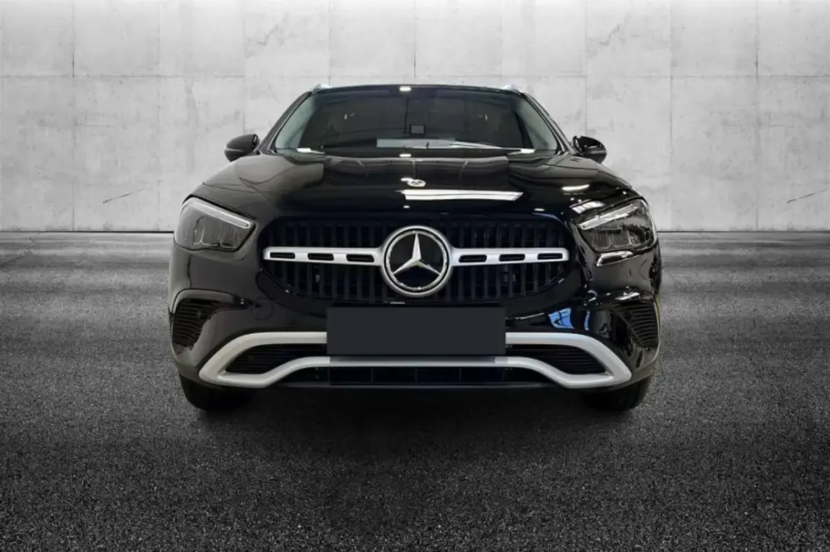 Usata Mercedes GLA200 Advanced Plus 150 CV (110 kW) 2025 Nero SUV