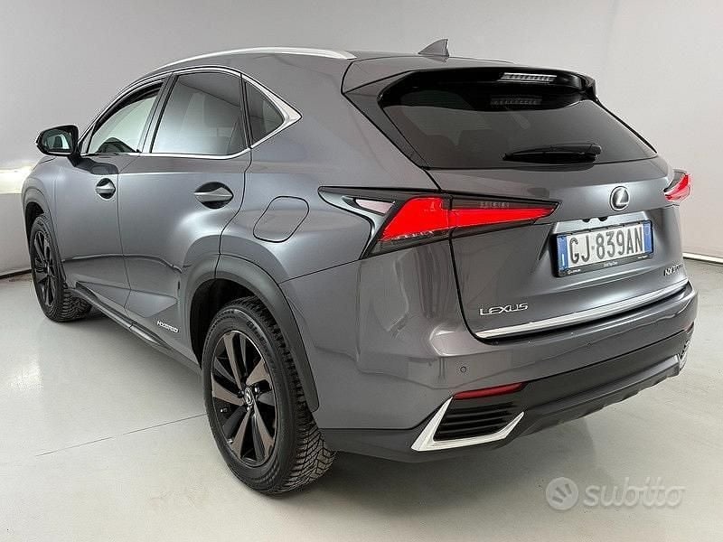 Usata Lexus NX300h Luxury Line 155 CV (114 kW) 2022 Grigio SUV