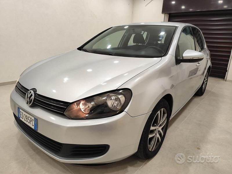 Usata VW Golf VI 105 CV (77 kW) 2010 Grigio Utilitaria