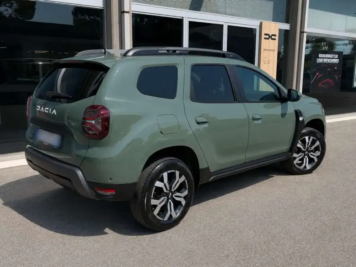Usata Dacia Duster 101 CV (74 kW) 2023 Verde SUV