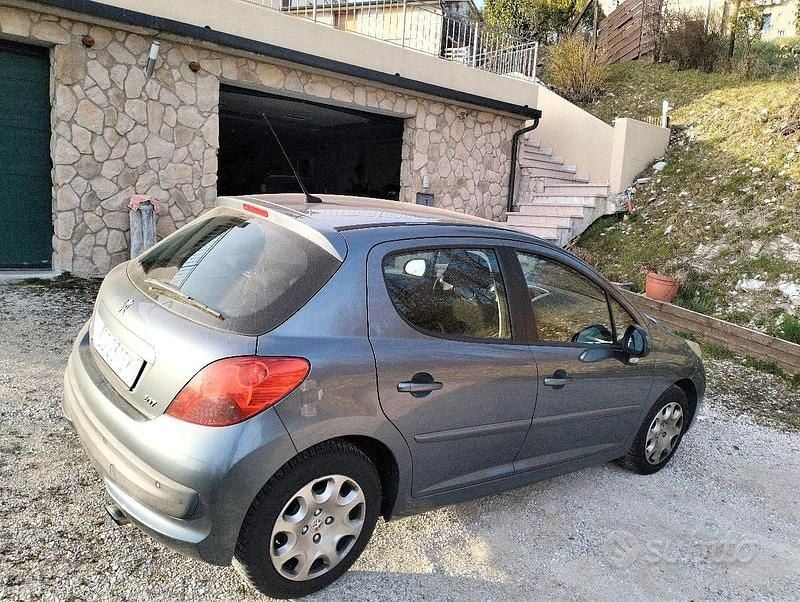 Usata Peugeot 207 2007 Grigio Utilitaria