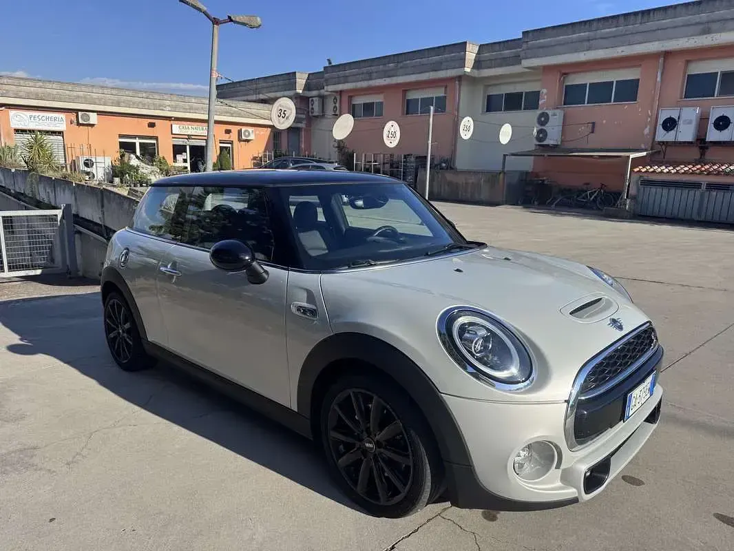 Usata Mini Cooper SD Hype 170 CV (125 kW) 2020 Utilitaria