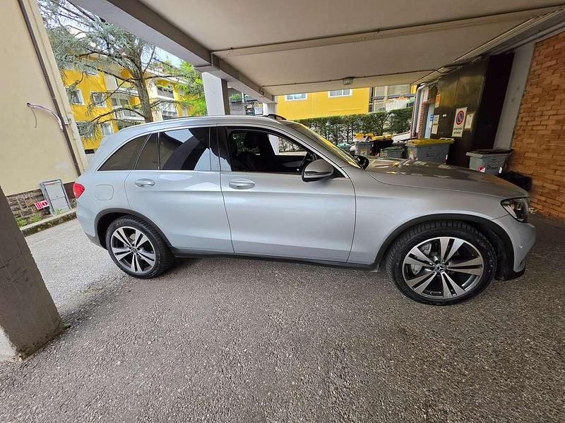 Usata Mercedes GLC220 Executive 170 CV (125 kW) 2019 Argento Station wagon