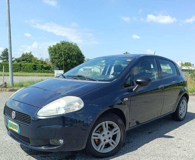 Usata Fiat Punto Dynamic 65 CV (47 kW) 2010 Blu/azzurro Utilitaria