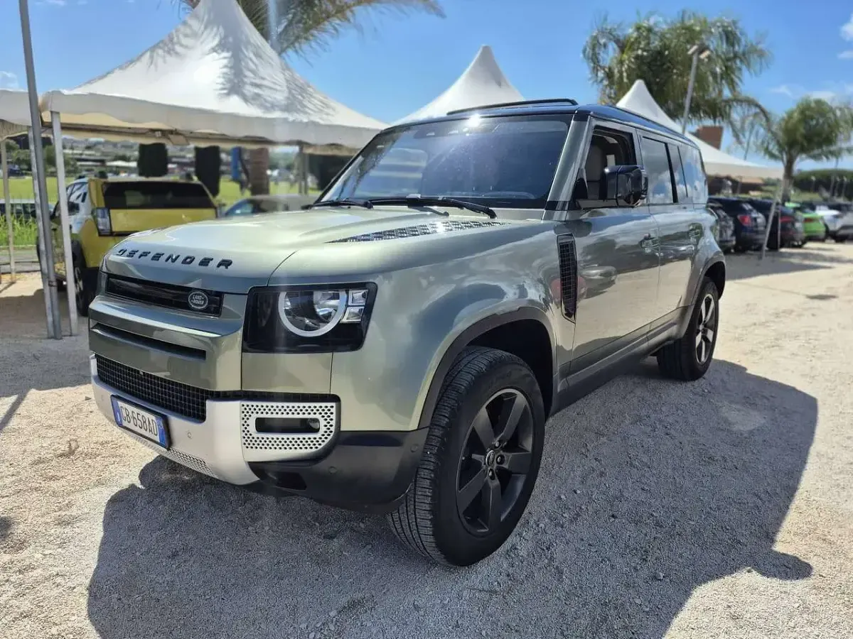 Usata Land Rover Defender S 241 CV (177 kW) 2020 Argento SUV