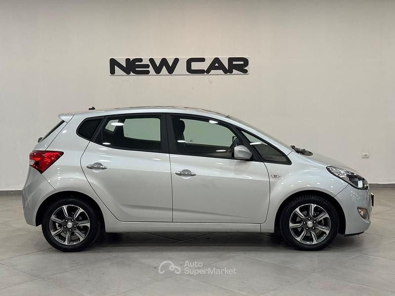 Begagnad Hyundai ix20 90 HK (66 kW) 2015 Silver Halvkombi