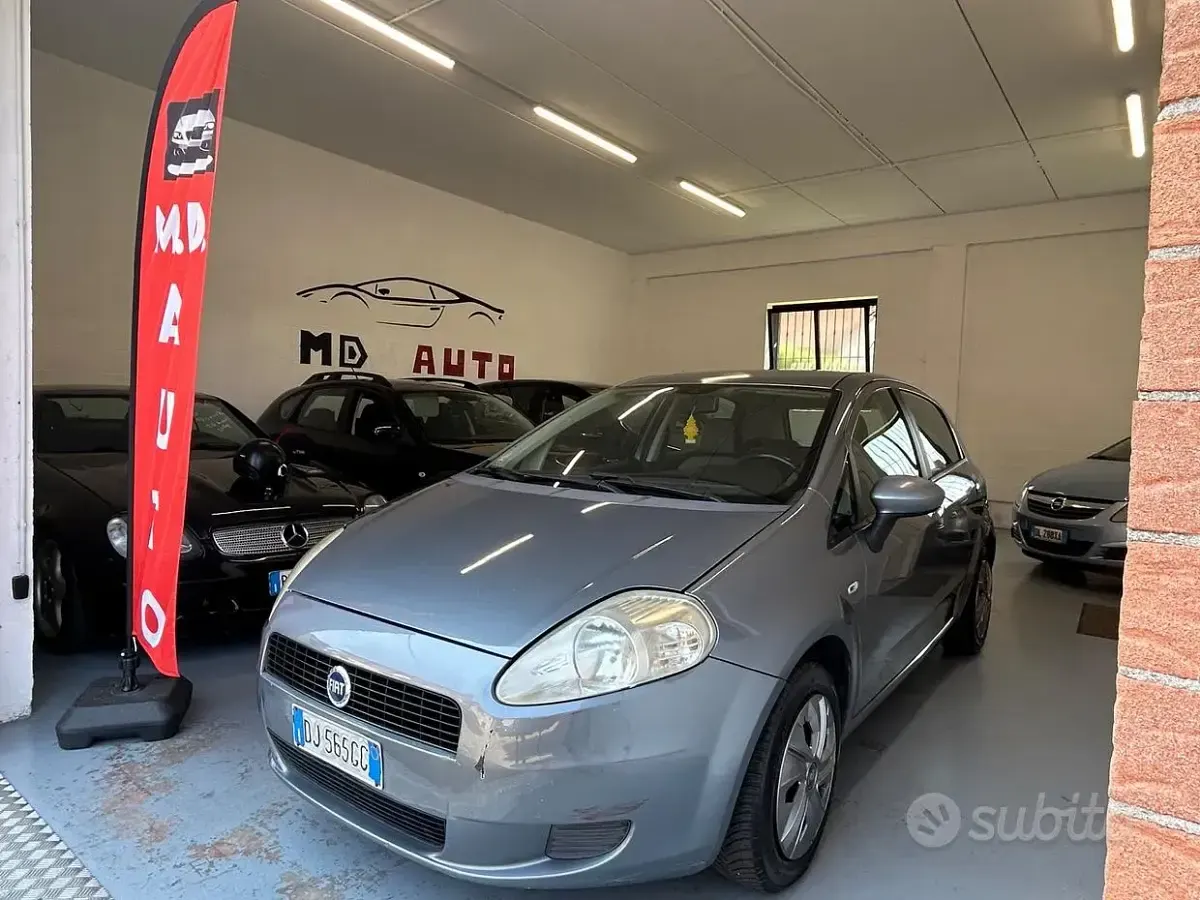 Usata Fiat Grande Punto 77 CV (56 kW) 2007 Grigio Utilitaria