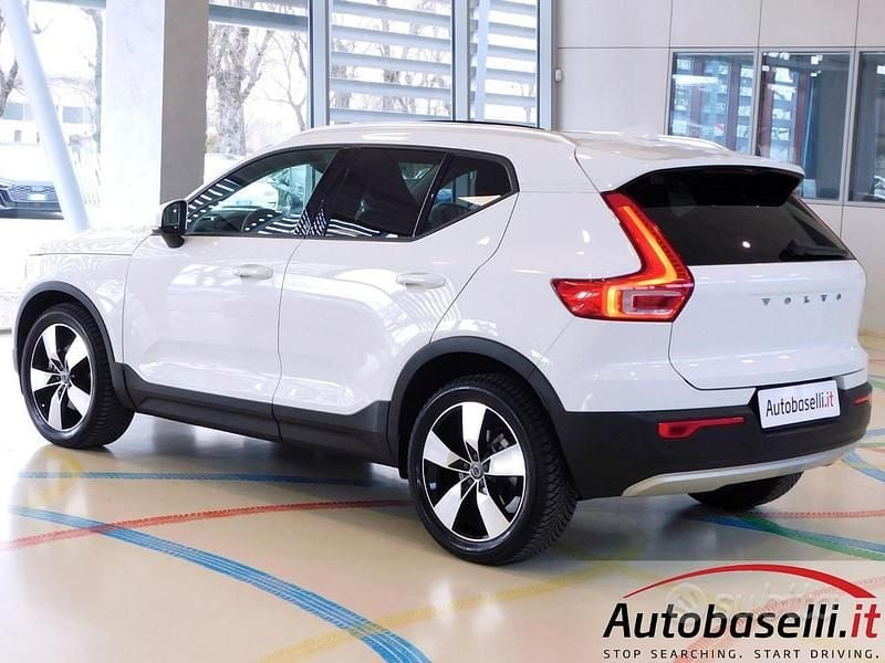 Usata Volvo XC40 Momentum 190 CV (139 kW) 2018 Bianco SUV