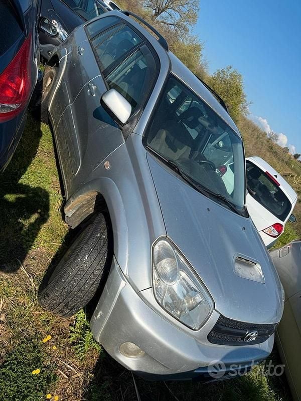 Begagnad Toyota RAV4 116 HK (85 kW) 2003 Grå SUV