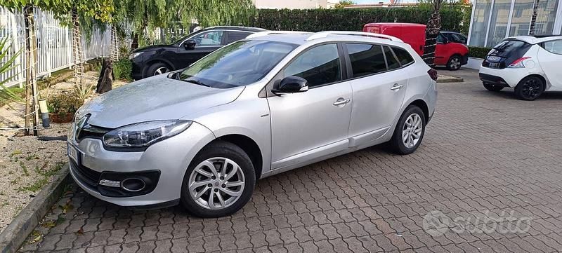 Usata Renault Mégane GrandTour 110 CV (80 kW) 2015 Grigio Station wagon