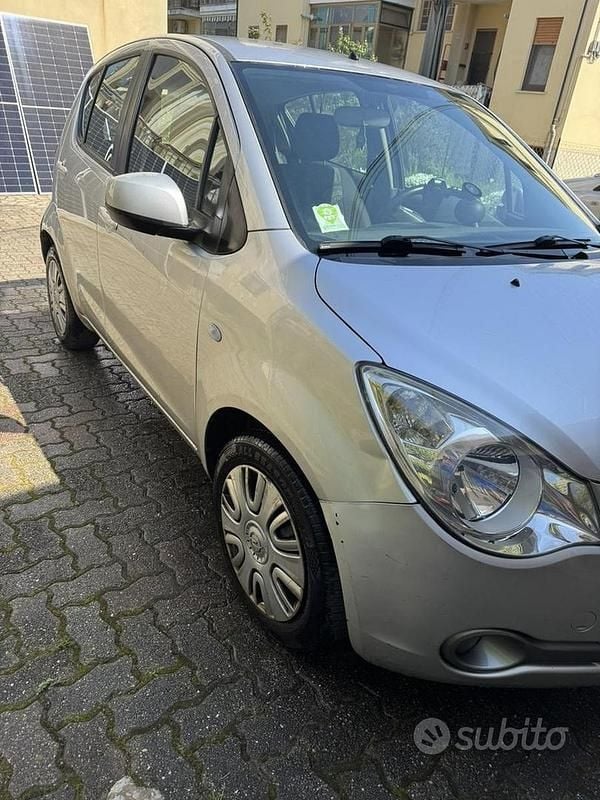 Usata Opel Agila 65 CV (47 kW) 2011 Grigio Utilitaria