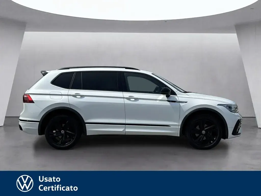 Usata VW Tiguan Allspace R-line 150 CV (110 kW) 2023 Bianco / pastello SUV