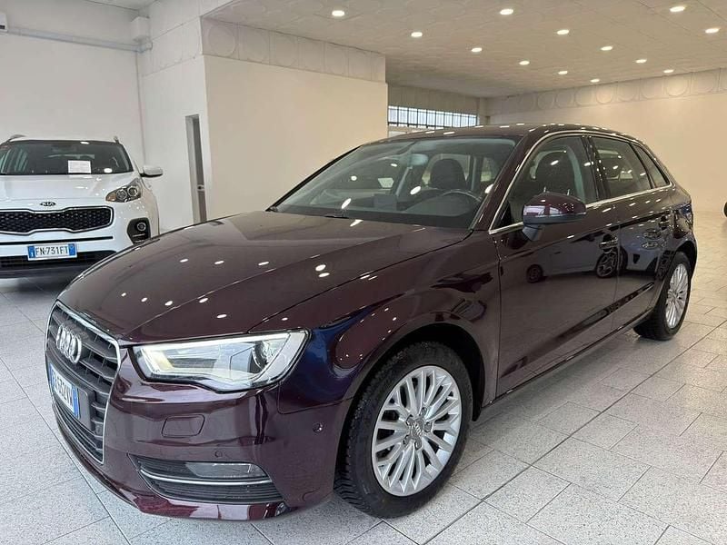 Lilla Usata 2013 Audi A3 Ambiente Tre volumi | 15.800 € (Buon prezzo) - Immagine 1/4