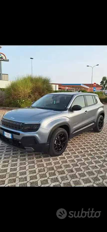 Usata Jeep Avenger Longitude 101 CV (74 kW) 2023 Grigio SUV