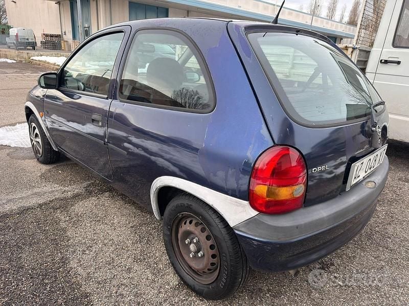 Usata Opel Corsa 54 CV (39 kW) 1997 Blu Berlina