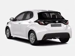 Usata Toyota Yaris Hybrid Active 92 CV (67 kW) 2024 Bianco Utilitaria