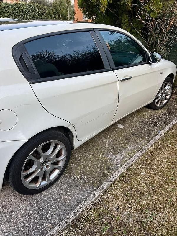 Usata Alfa Romeo 147 2010 Bianco Utilitaria