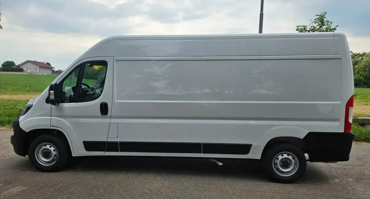 Usata Fiat Ducato 140 CV (102 kW) 2023 Bianco Furgone