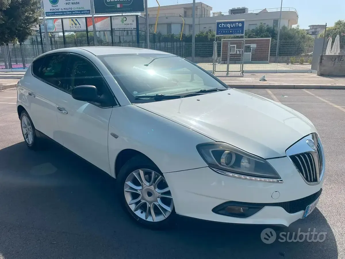Usata Lancia Delta 120 CV (88 kW) 2010 Bianco Utilitaria