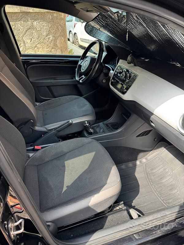 Usata VW up! 68 CV (50 kW) 2015 Nero Utilitaria