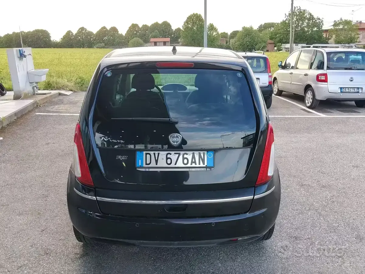 Usata Lancia Musa 95 CV (69 kW) 2008 Nero Monovolume