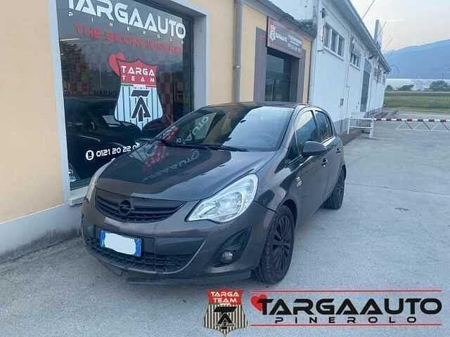 Grigio Usata 2013 Opel Corsa Tre volumi | 3500 € (Buon prezzo) - Immagine 1/4