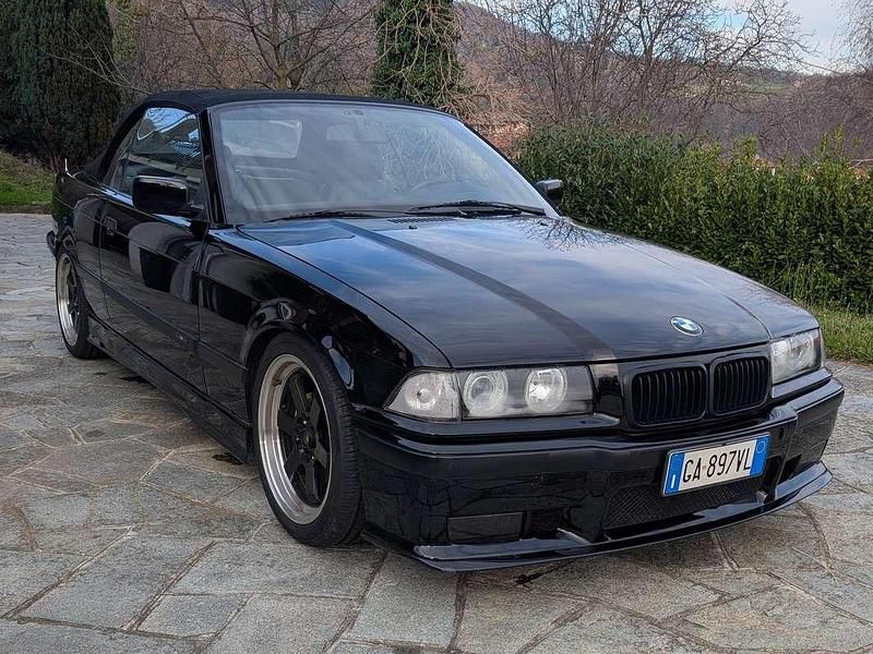 Nero Usata 1994 BMW 325 Cabriolet M Sport Cabrio | 15.000 € - Immagine 1/4