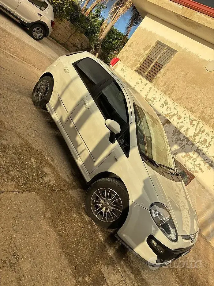 Usata Fiat Punto Evo 85 CV (62 kW) 2013 Bianco Utilitaria