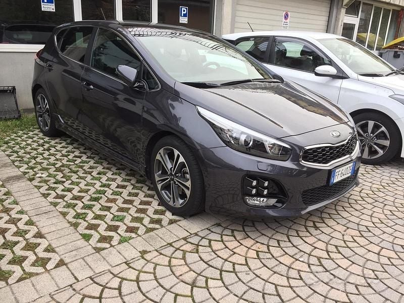 Usata Kia Ceed GT GT-Line 120 CV (88 kW) 2016 Grigio Berlina
